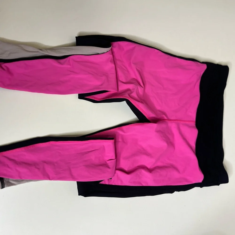 Lululemon Run: Pace Tight
Pinkelicious / Black / Parfait Pink - Size 6 - Picture 10 of 15